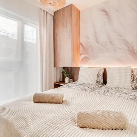 Апартаменты Legnicka Residnce 17b Adam I Ela