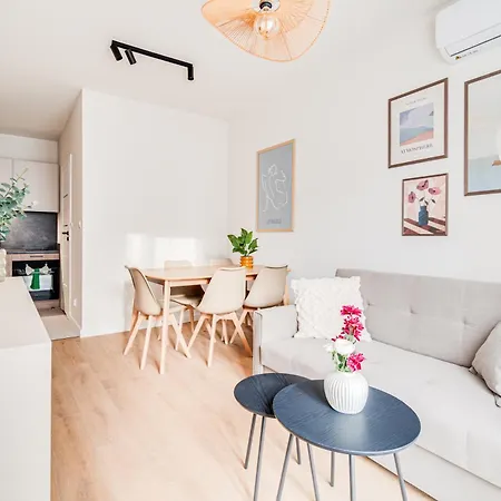 Legnicka Residnce 17b Adam I Ela Wrocław